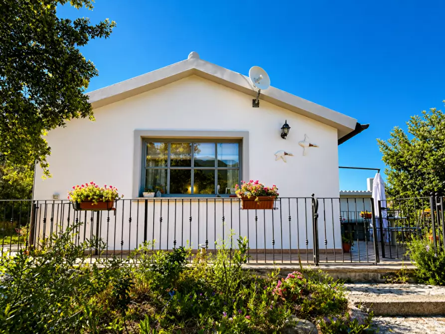 Immagine 3 di Villa in vendita  in VIA SOLE RUIU a Olbia