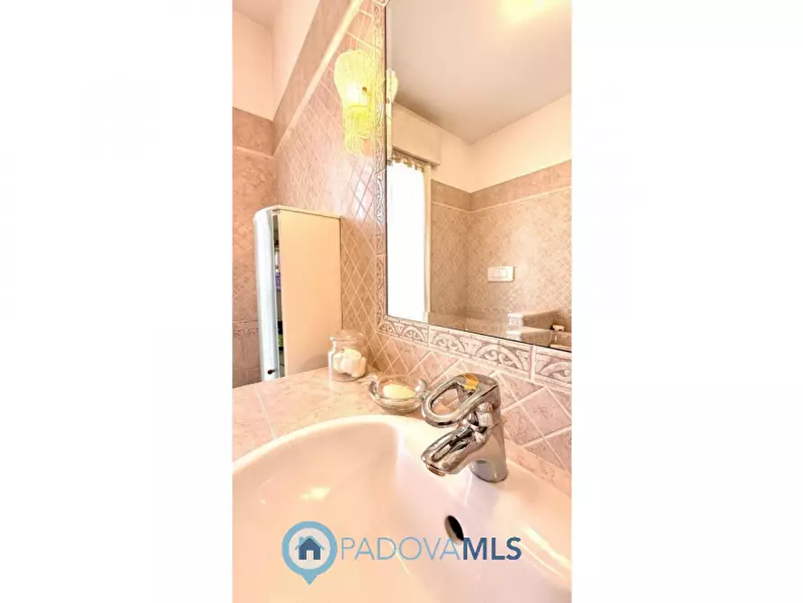 Immagine 19 di Casa indipendente in vendita  in Via Donato Bramante a Padova