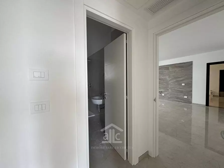 Immagine 3 di Appartamento in vendita  in via san pietro in lama a Lecce