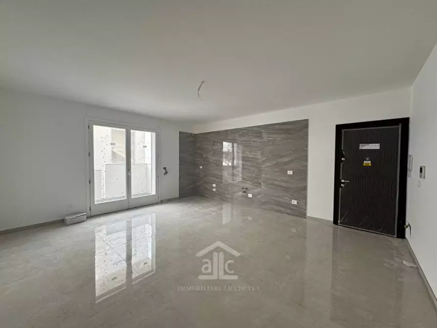 Immagine 17 di Appartamento in vendita  in via san pietro in lama a Lecce