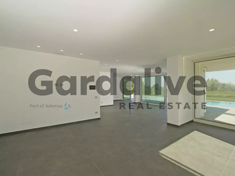 Immagine 7 di Villa in vendita  in Via San Martino a Manerba Del Garda