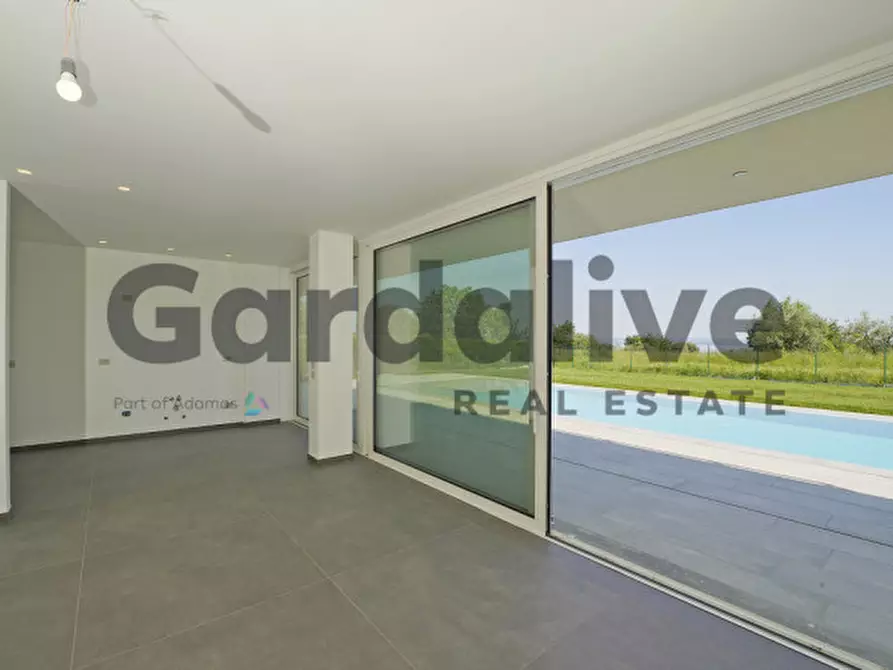Immagine 9 di Villa in vendita  in Via San Martino a Manerba Del Garda