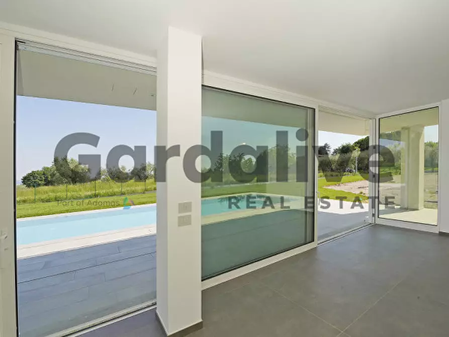 Immagine 12 di Villa in vendita  in Via San Martino a Manerba Del Garda