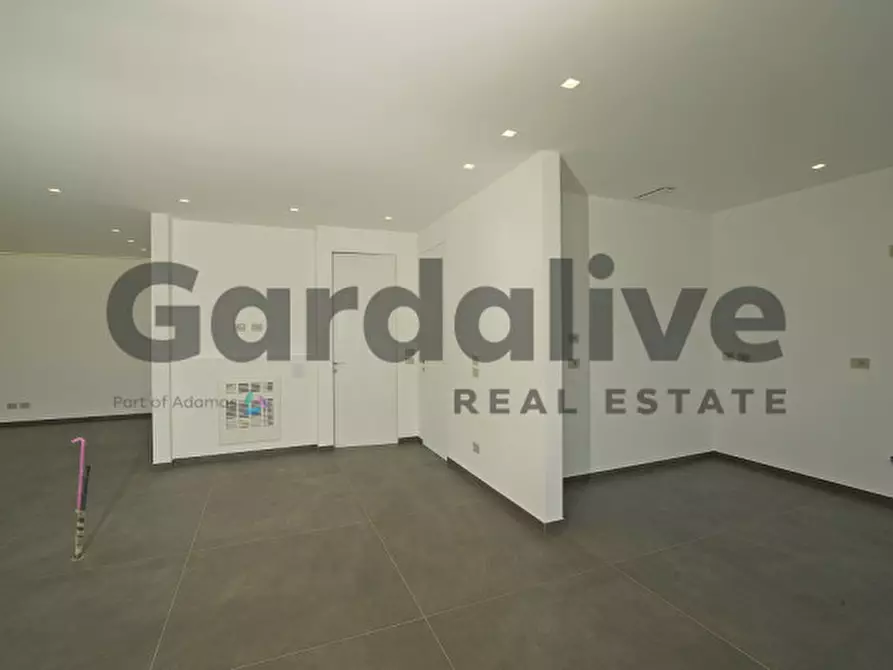 Immagine 16 di Villa in vendita  in Via San Martino a Manerba Del Garda