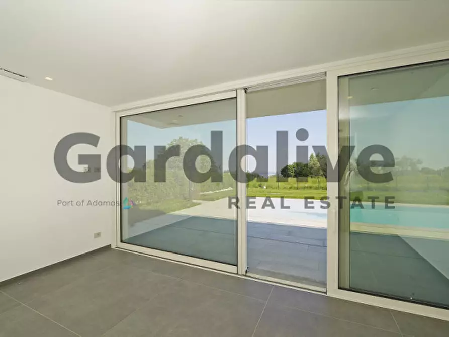 Immagine 17 di Villa in vendita  in Via San Martino a Manerba Del Garda
