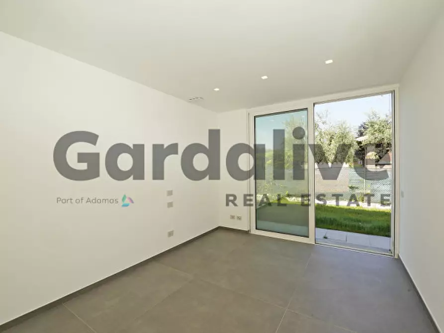 Immagine 21 di Villa in vendita  in Via San Martino a Manerba Del Garda