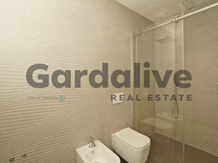 Immagine 24 di Villa in vendita  in Via San Martino a Manerba Del Garda
