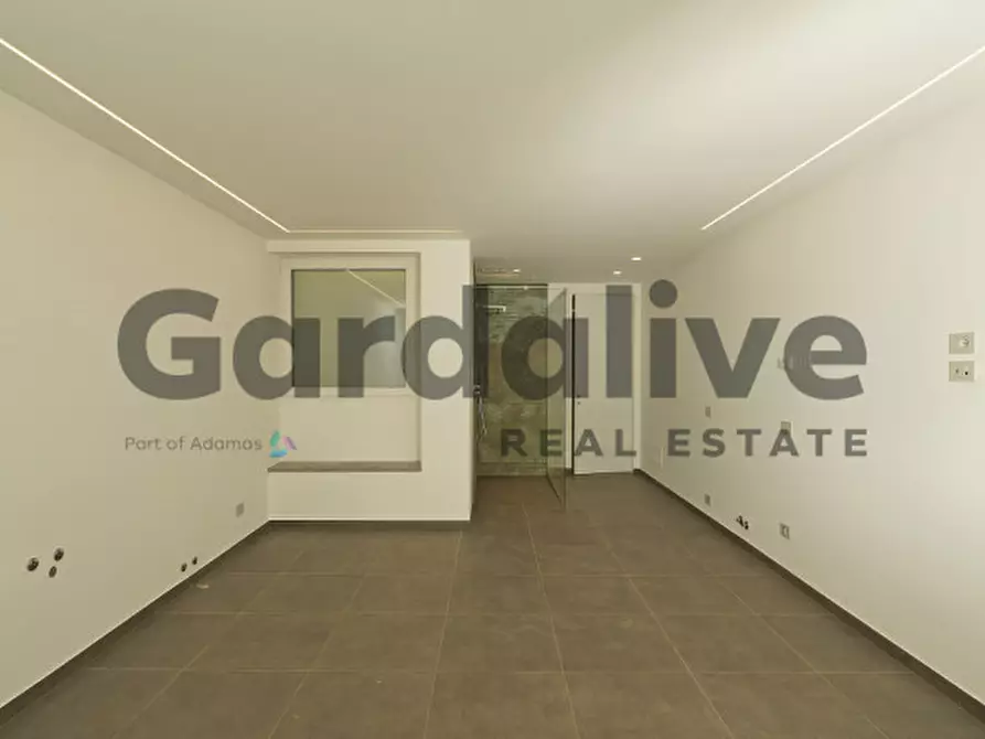 Immagine 26 di Villa in vendita  in Via San Martino a Manerba Del Garda