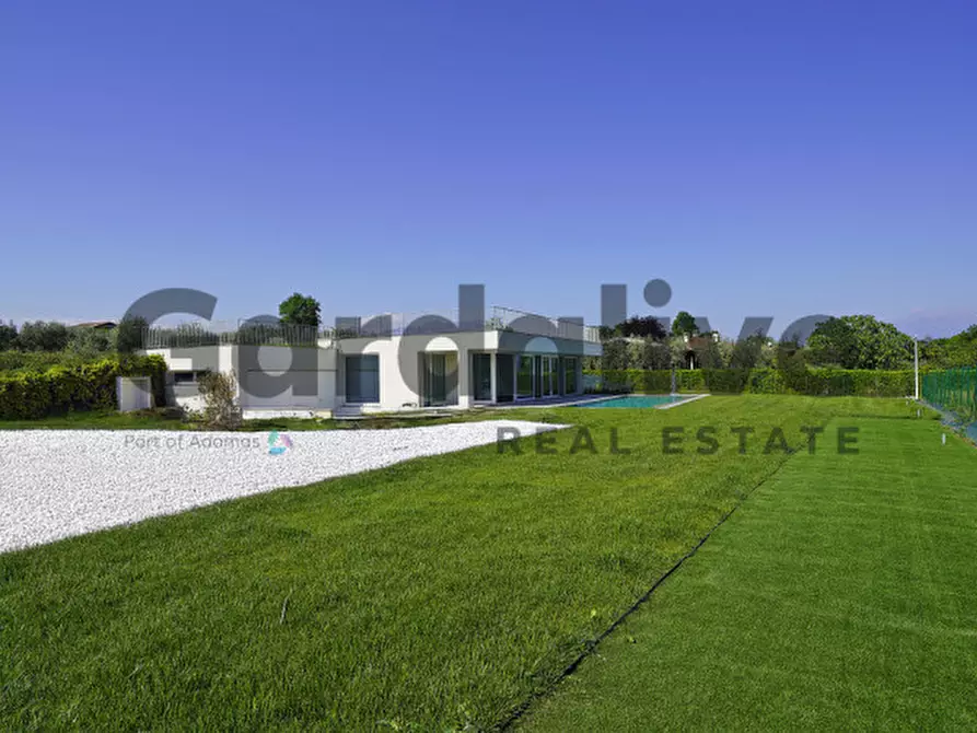 Immagine 35 di Villa in vendita  in Via San Martino a Manerba Del Garda