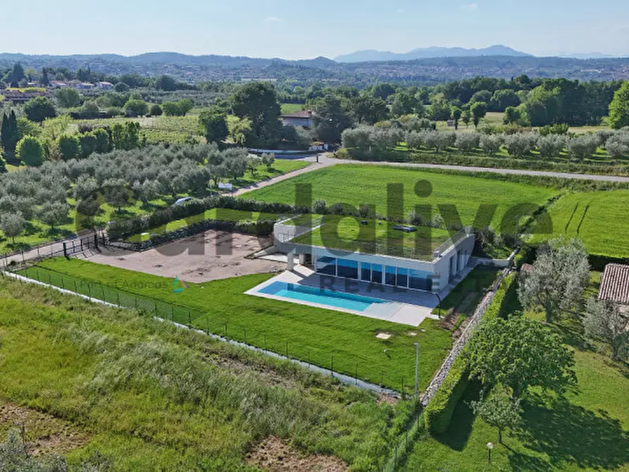 Immagine 42 di Villa in vendita  in Via San Martino a Manerba Del Garda
