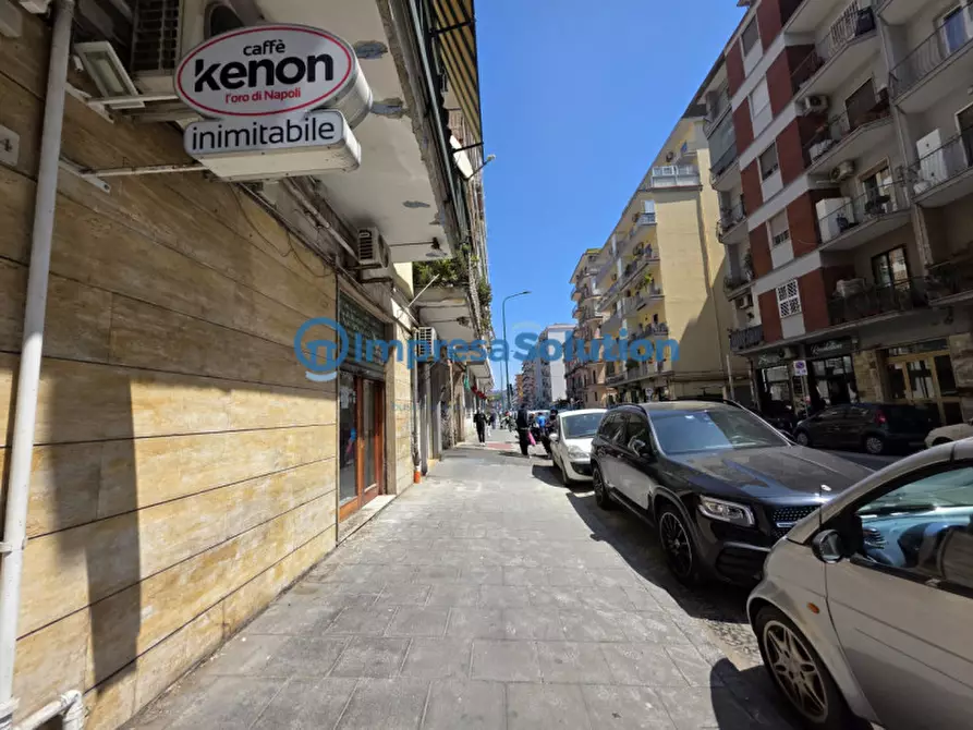 Immagine 4 di Negozio in vendita  in Via Diocleziano a Napoli