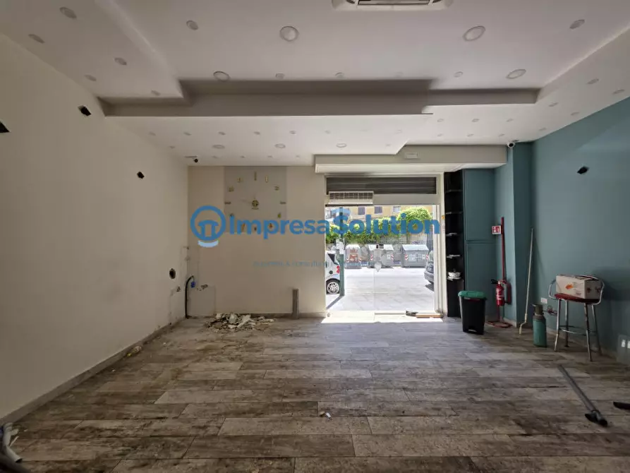 Immagine 10 di Negozio in vendita  in Via Diocleziano a Napoli
