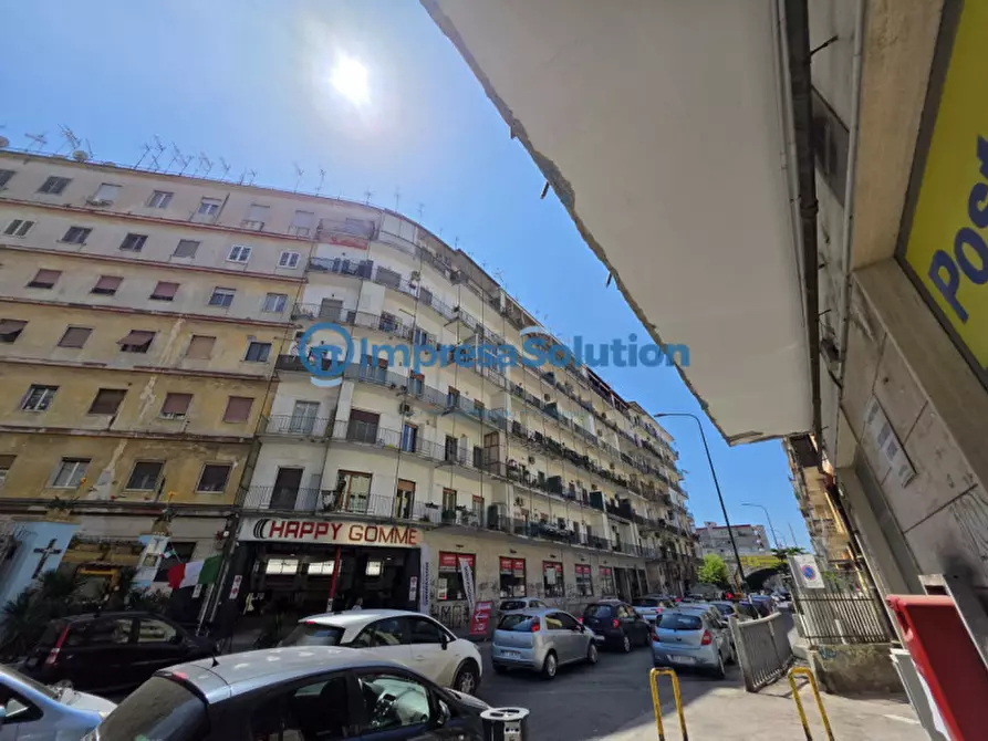 Immagine 1 di Negozio in vendita  in Via Diocleziano a Napoli