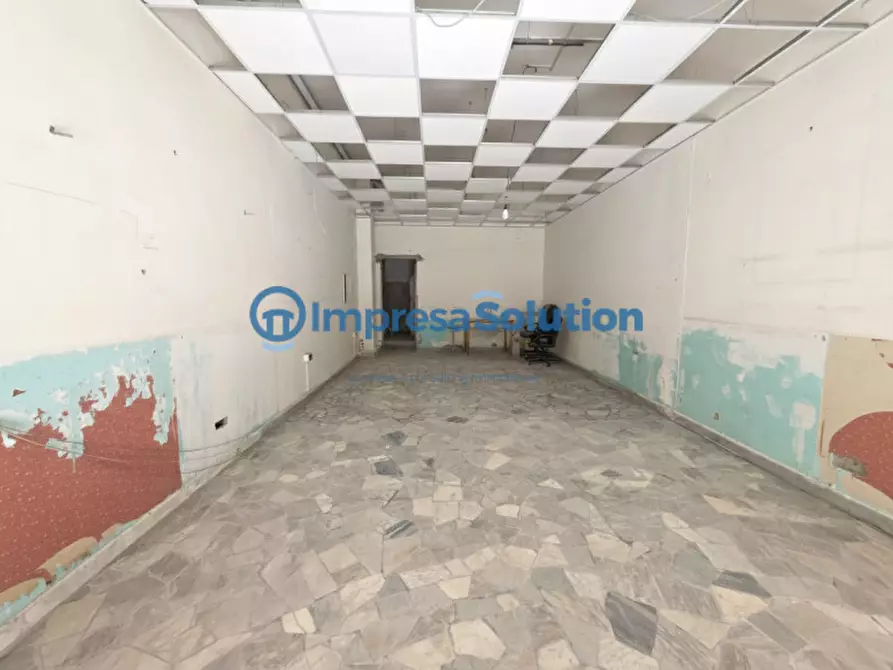 Immagine 5 di Negozio in vendita  in Via Diocleziano a Napoli