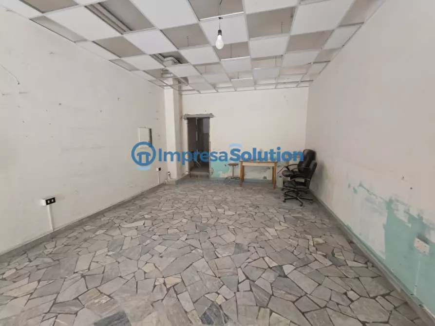 Immagine 6 di Negozio in vendita  in Via Diocleziano a Napoli