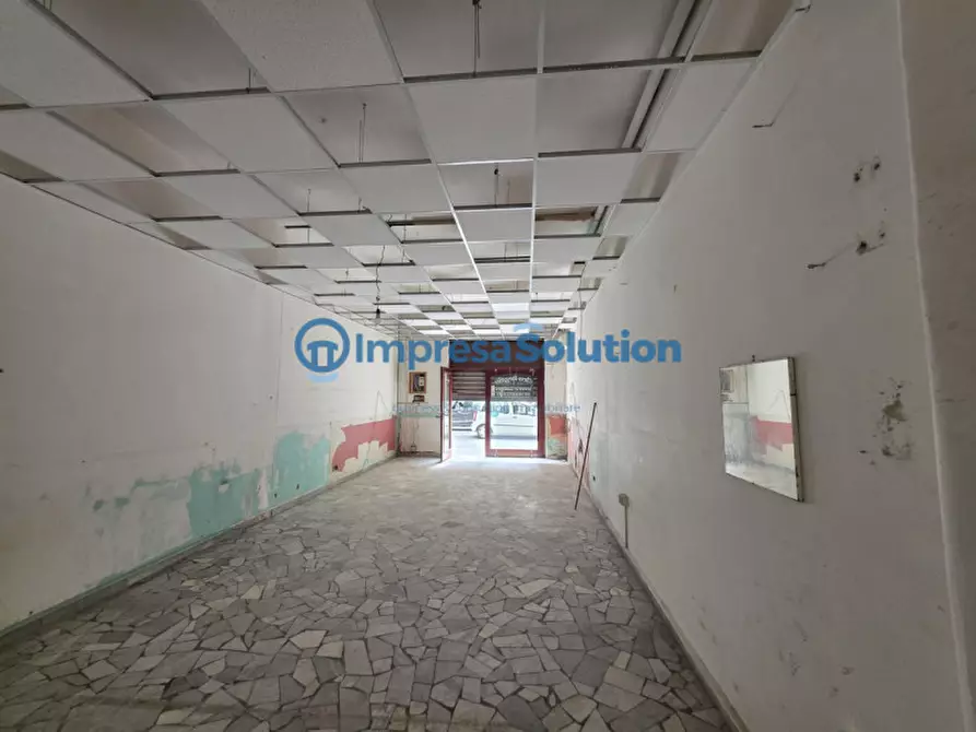 Immagine 9 di Negozio in vendita  in Via Diocleziano a Napoli