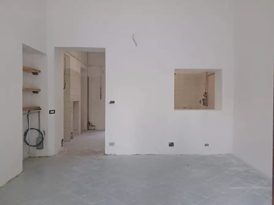 Immagine 6 di Negozio in vendita  in Corso Svizzera 145 a Torino