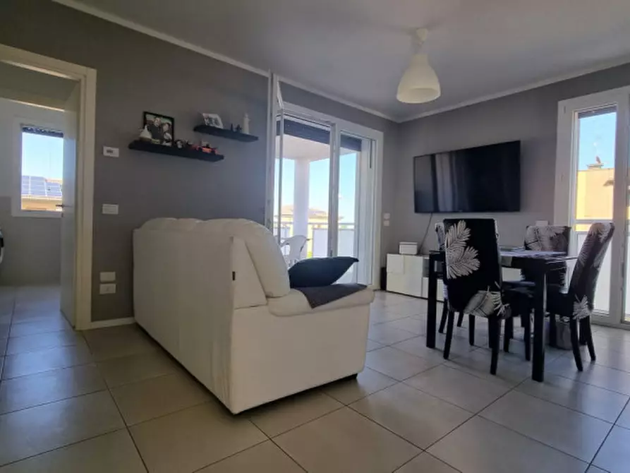 Immagine 8 di Appartamento in vendita  in Via Lucio Saltini a Carpi