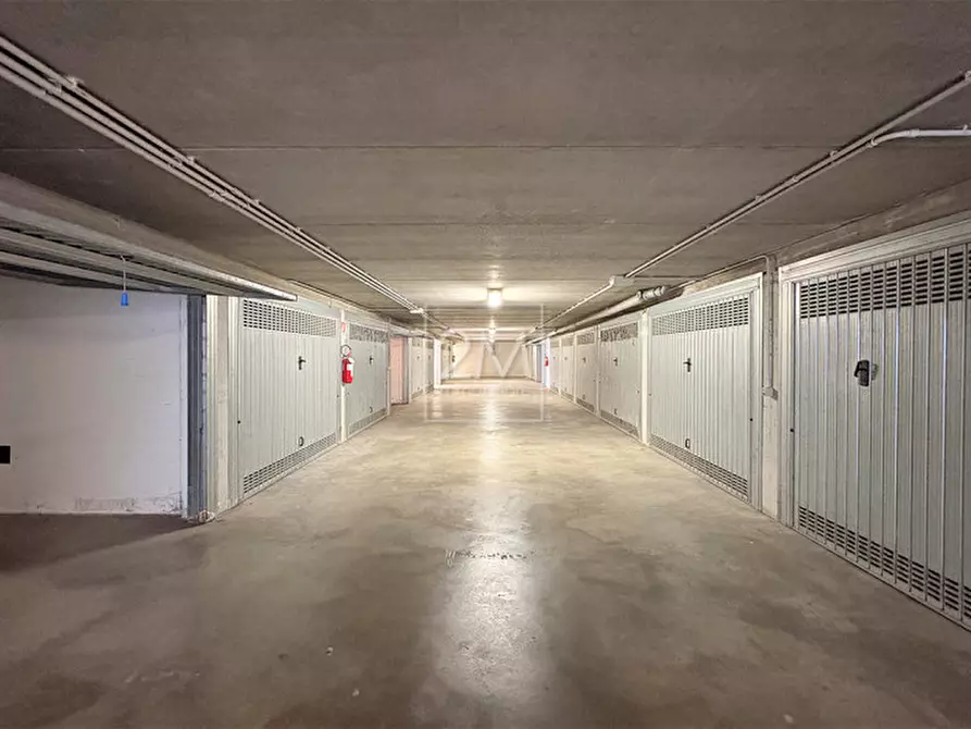 Immagine 3 di Garage in vendita  in Via Vittorio Veneto a Mozzecane