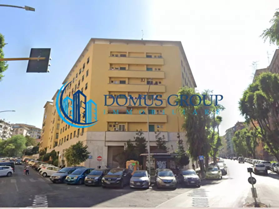 Immagine 1 di Appartamento in vendita  in Piazza di Donna Olimpia a Roma