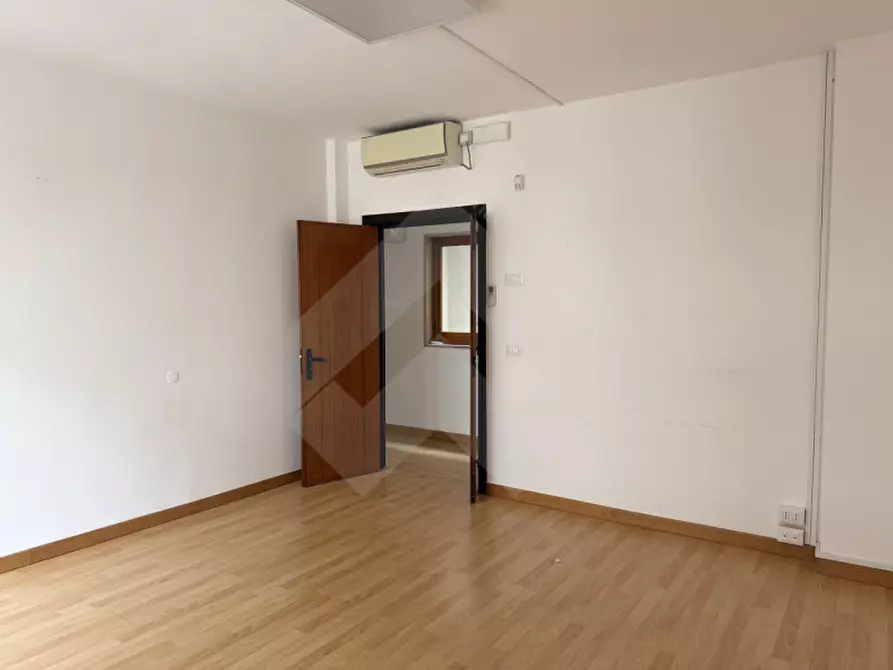 Immagine 5 di Ufficio in vendita  in Via Pisani, 65 a Andria