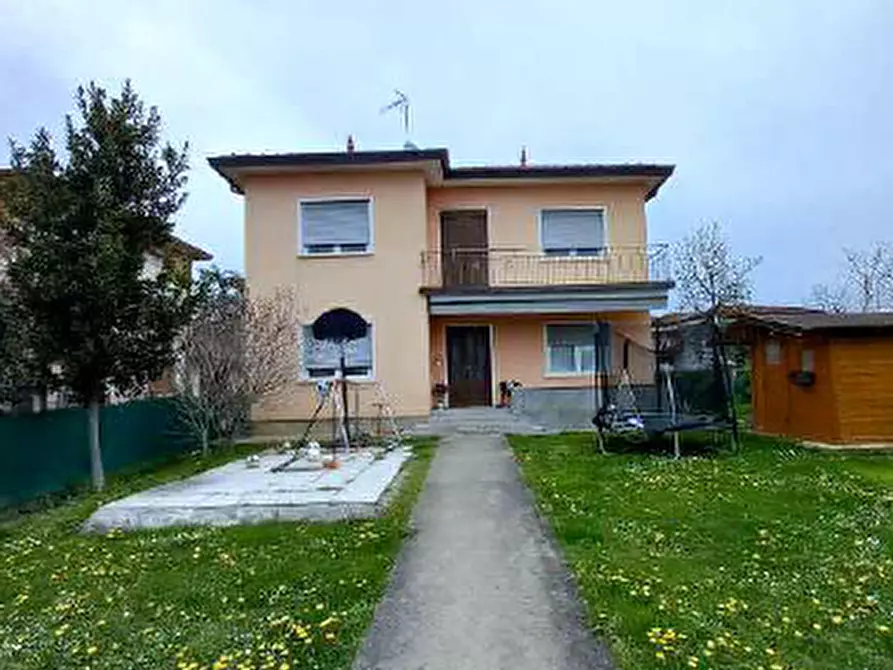 Immagine 1 di Casa indipendente in vendita  in Via Pezzut a Azzano Decimo