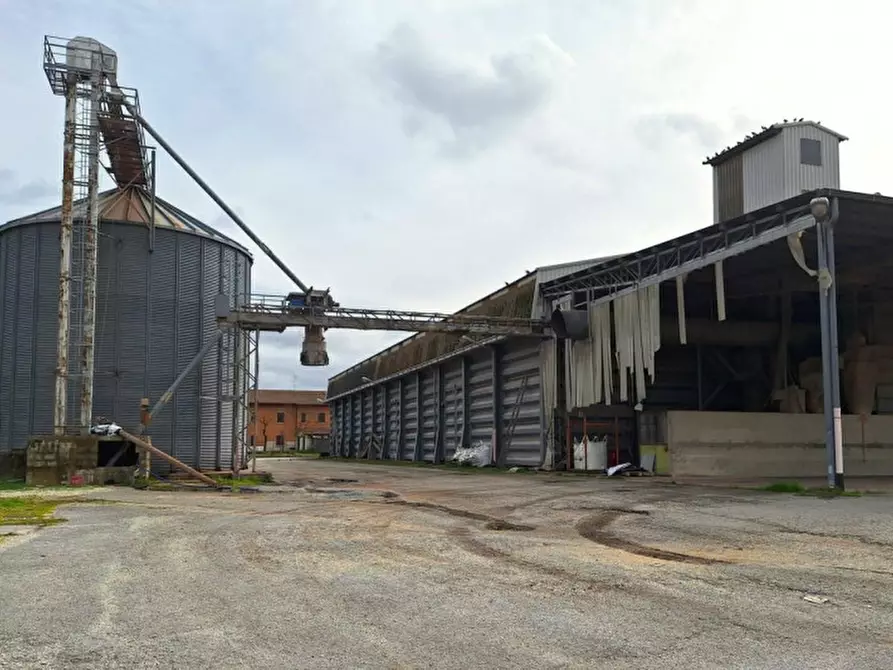 Immagine 7 di Capannone industriale in vendita  in Via Perugina, 06024 Gubbio PG, Italia a Gubbio