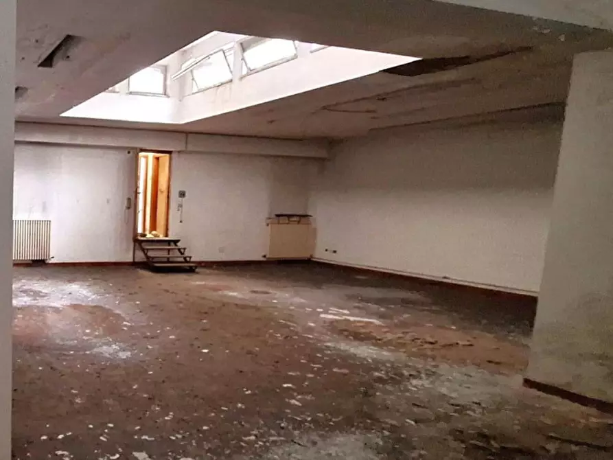 Immagine 5 di Magazzino in vendita  in Corso Carlo Alberto, 23, 60127 Ancona AN, Italia a Ancona