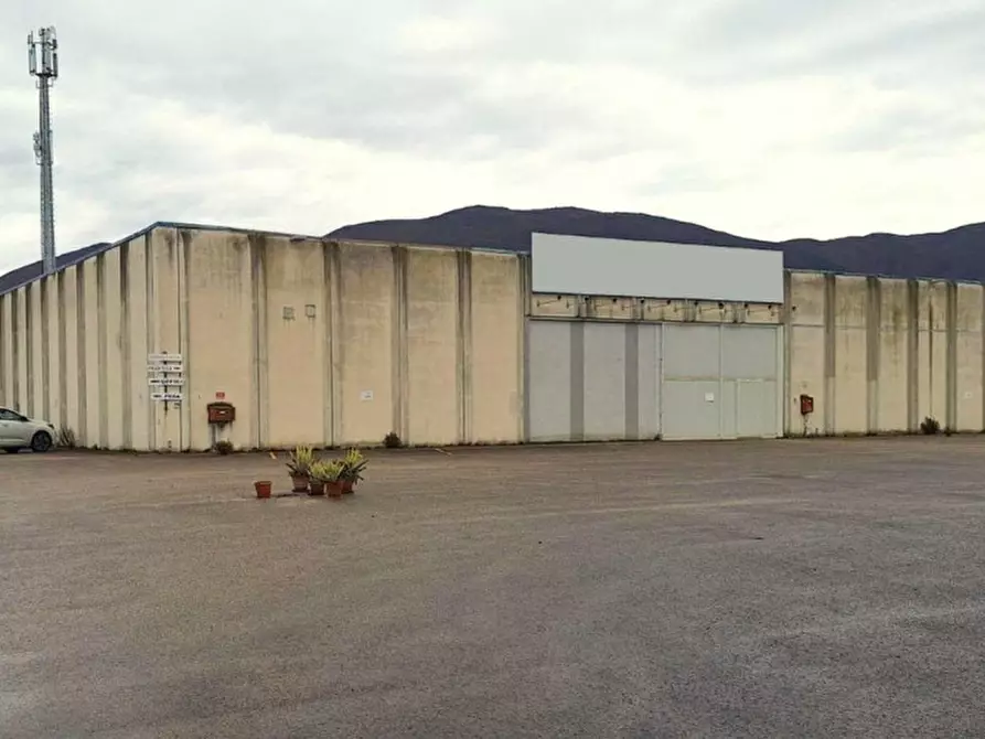 Immagine 1 di Capannone industriale in vendita  in Via degli Ulivi, 06049 Spoleto PG, Italia a Spoleto