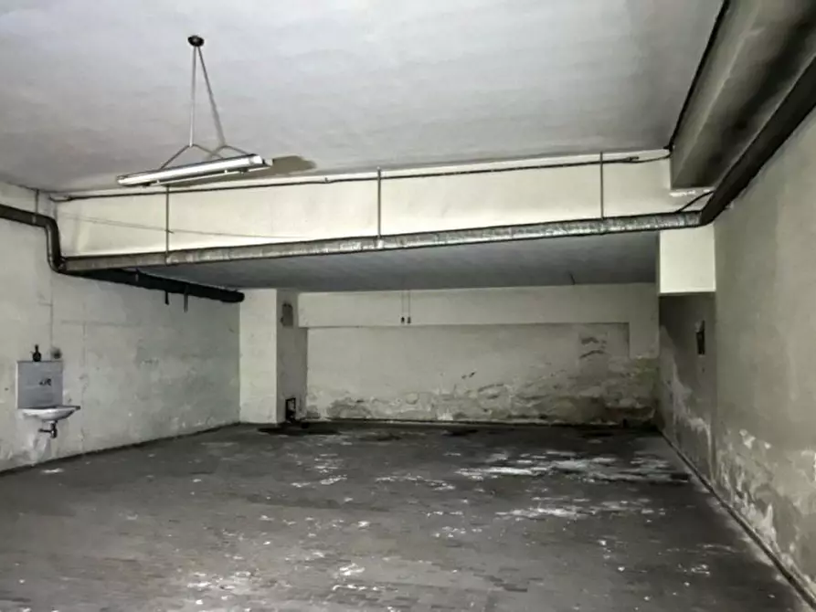 Immagine 1 di Posto auto in vendita  in Via Giuseppe Ragnini, Ancona AN, Italia a Ancona