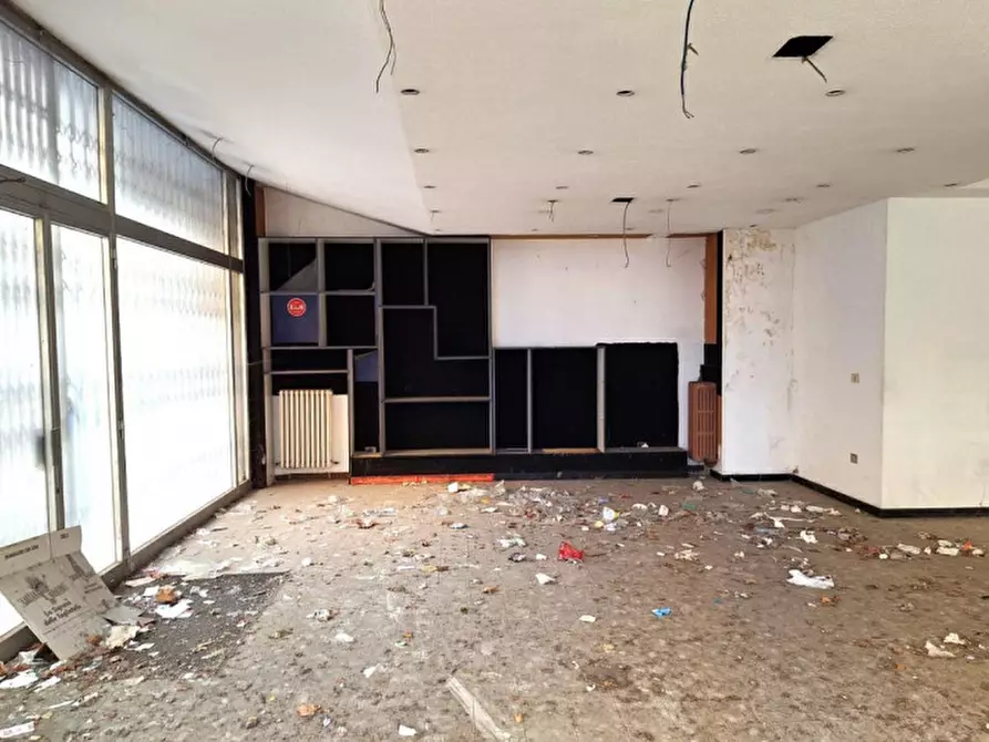 Immagine 5 di Negozio in vendita  in Corso Carlo Alberto, 23, 60127 Ancona AN, Italia a Ancona