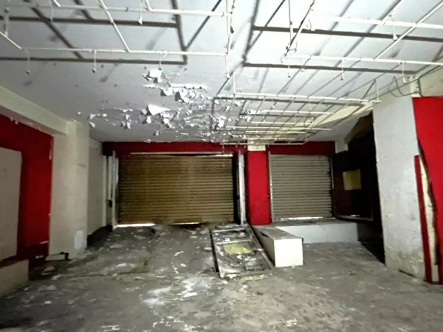Immagine 11 di Negozio in vendita  in Corso Carlo Alberto, 23, 60127 Ancona AN, Italia a Ancona
