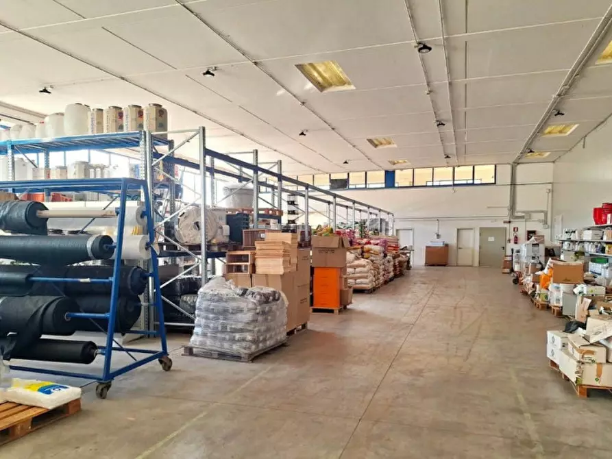 Immagine 2 di Capannone industriale in vendita  in Via Pozzuolo, 06061 Gioiella PG, Italia a Castiglione Del Lago