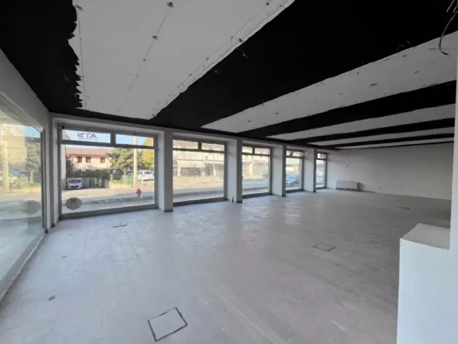 Immagine 2 di Negozio in vendita  in Via Vincenzo Bellini, San Giuseppe VI, Italia a Cassola