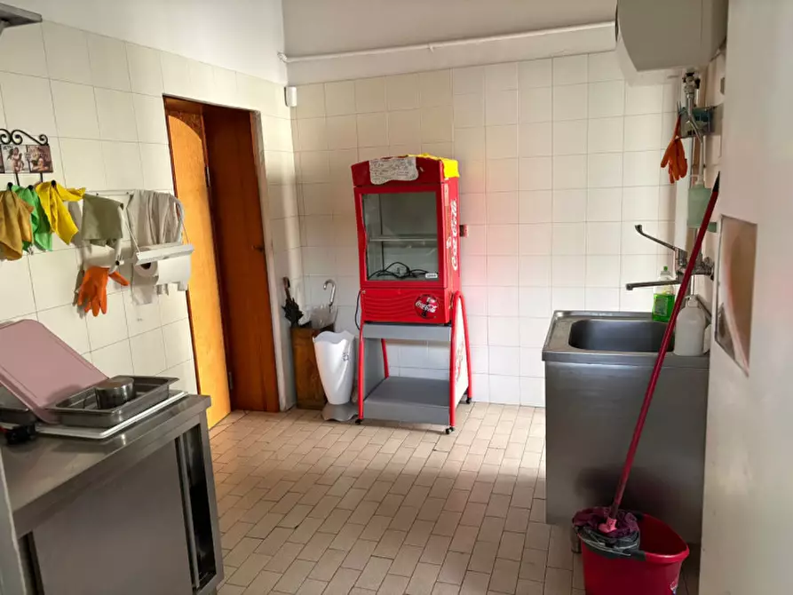Immagine 8 di Attività commerciale in vendita  a Spinea