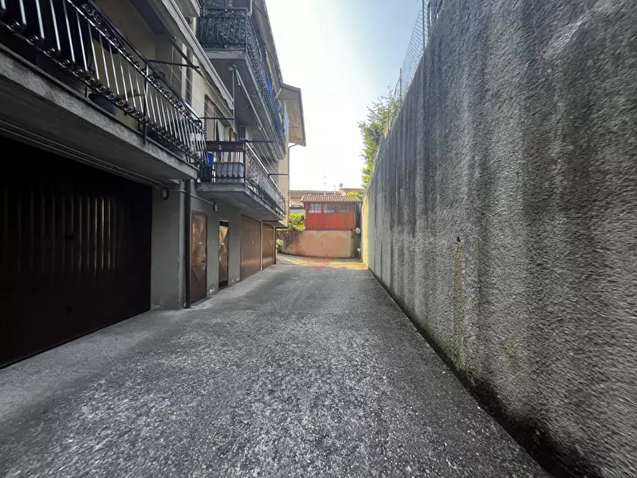 Immagine 15 di Magazzino in vendita  in Vicolo Lazzaretto 7 a Capriate San Gervasio