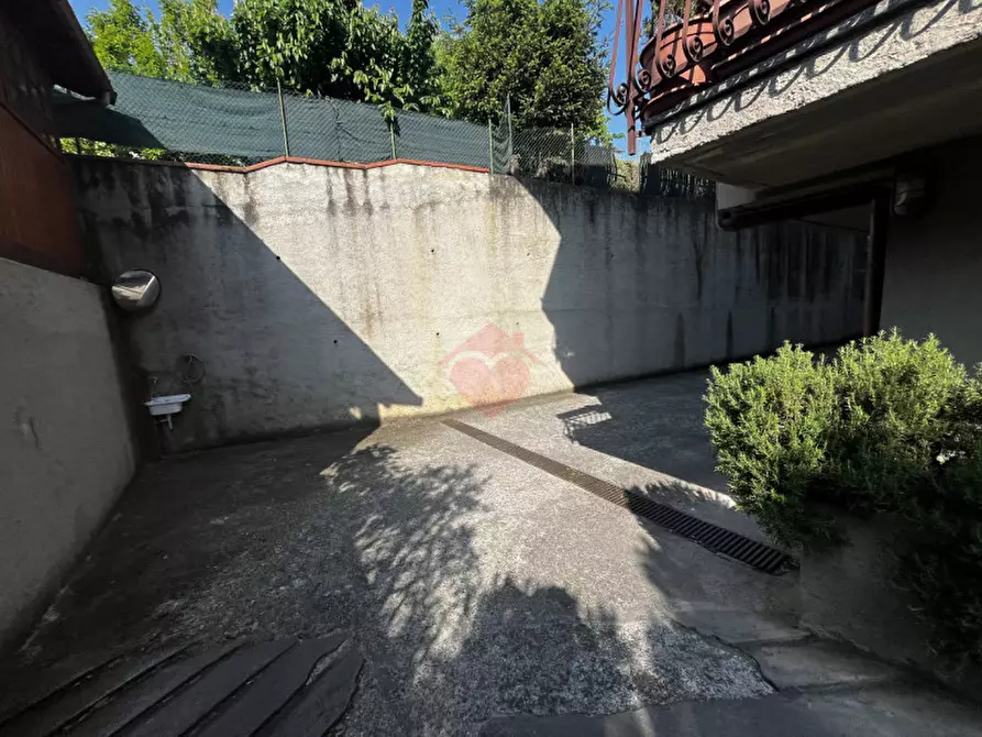 Immagine 18 di Magazzino in vendita  in Vicolo Lazzaretto 7 a Capriate San Gervasio
