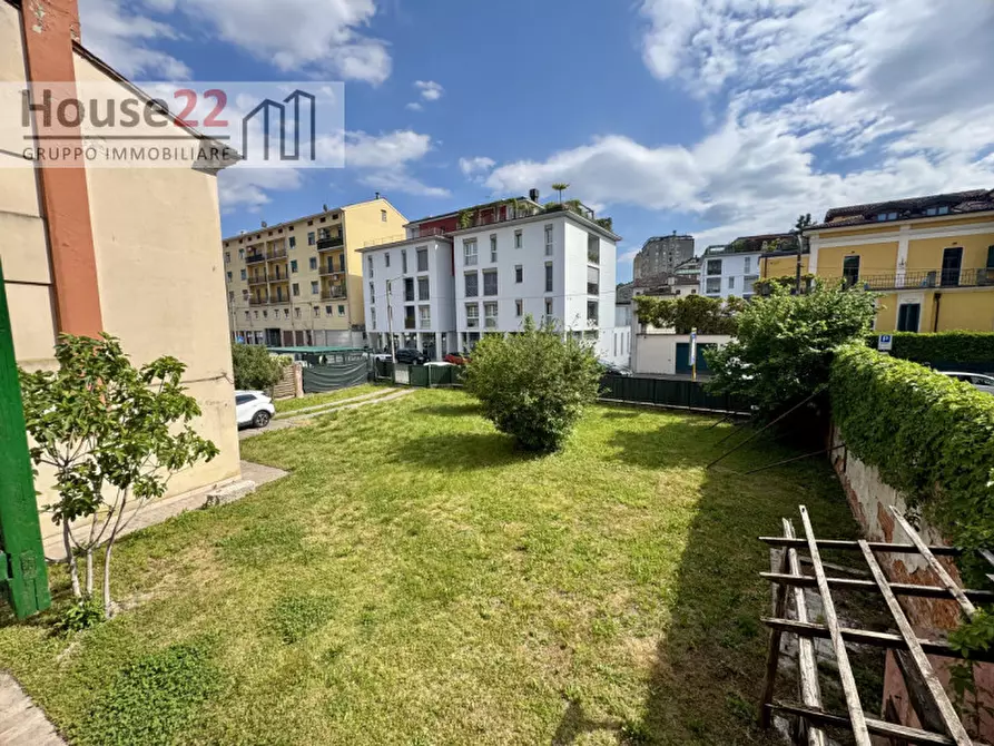 Immagine 5 di Casa indipendente in vendita  in Via Carlo Cattaneo 34 a Vicenza
