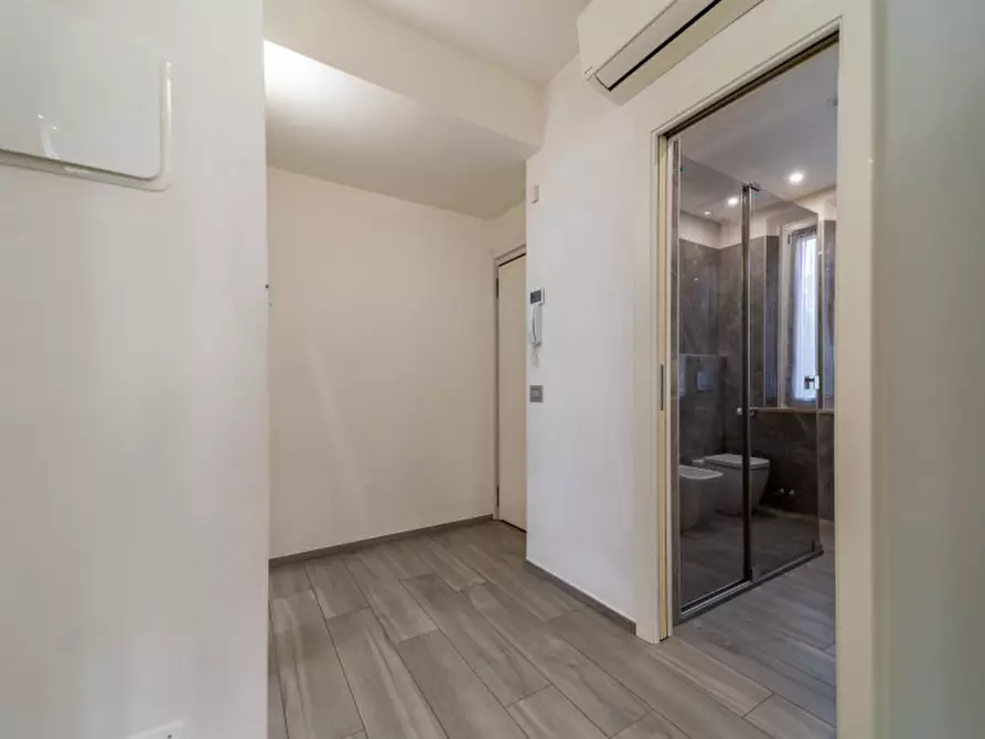 Immagine 19 di Palazzo in vendita  in Via Martiri della Liberazione a Parma