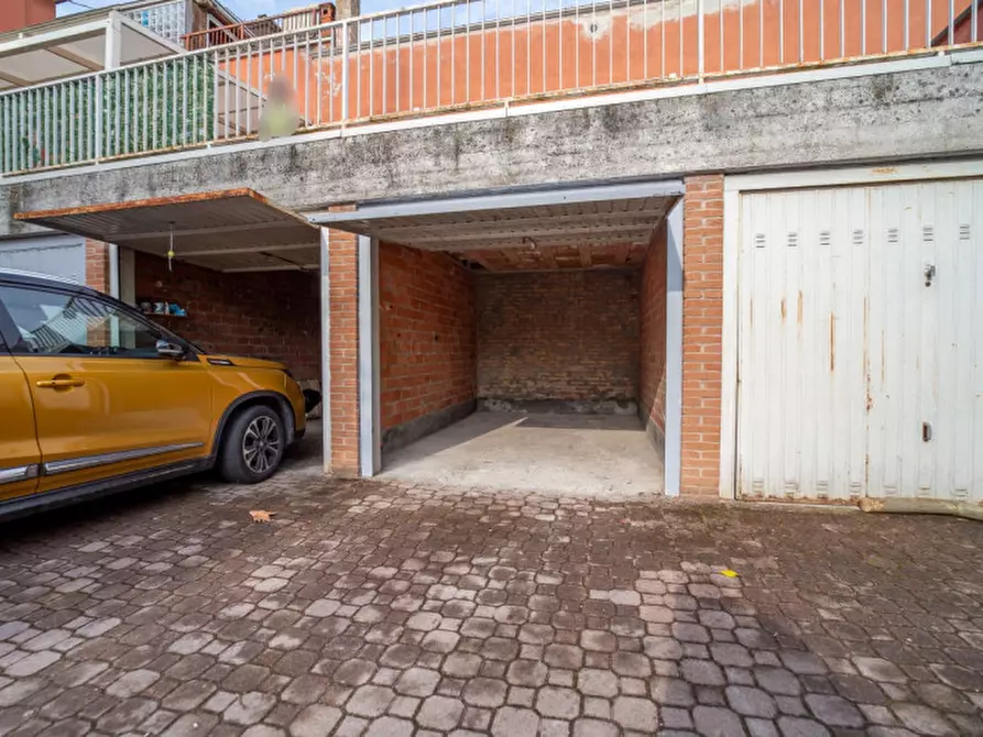 Immagine 56 di Palazzo in vendita  in Via Martiri della Liberazione a Parma