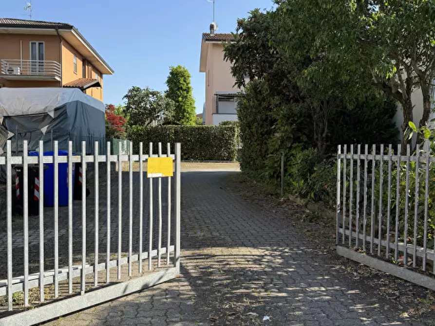 Immagine 4 di Garage in vendita  in STRADA GIUSEPPE DI VITTORIO, 51 a Torrile