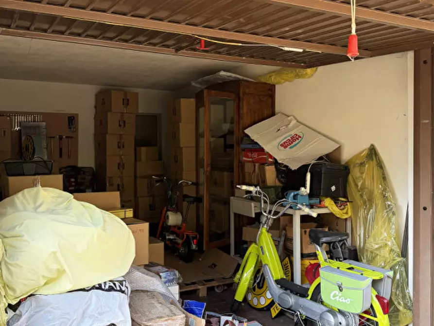 Immagine 5 di Garage in vendita  in STRADA GIUSEPPE DI VITTORIO, 51 a Torrile
