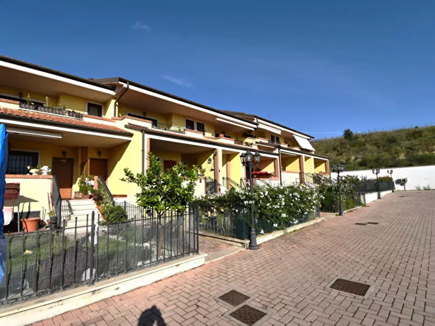 Immagine 3 di Appartamento in vendita  in Via Borgosesia a Roma