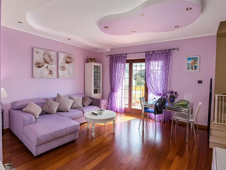 Immagine 5 di Appartamento in vendita  in Via Borgosesia a Roma