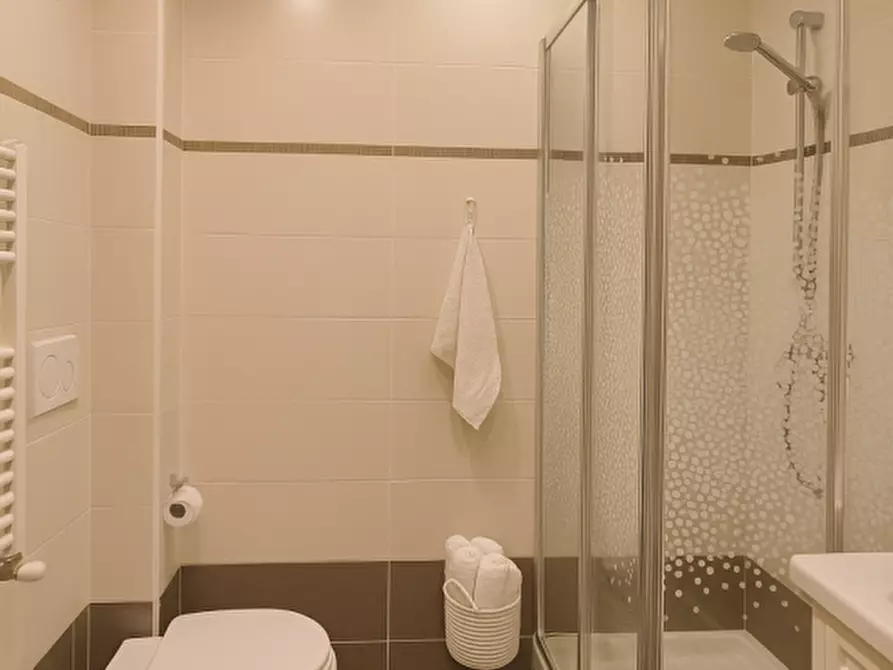 Immagine 28 di Appartamento in vendita  in Via Borgosesia a Roma