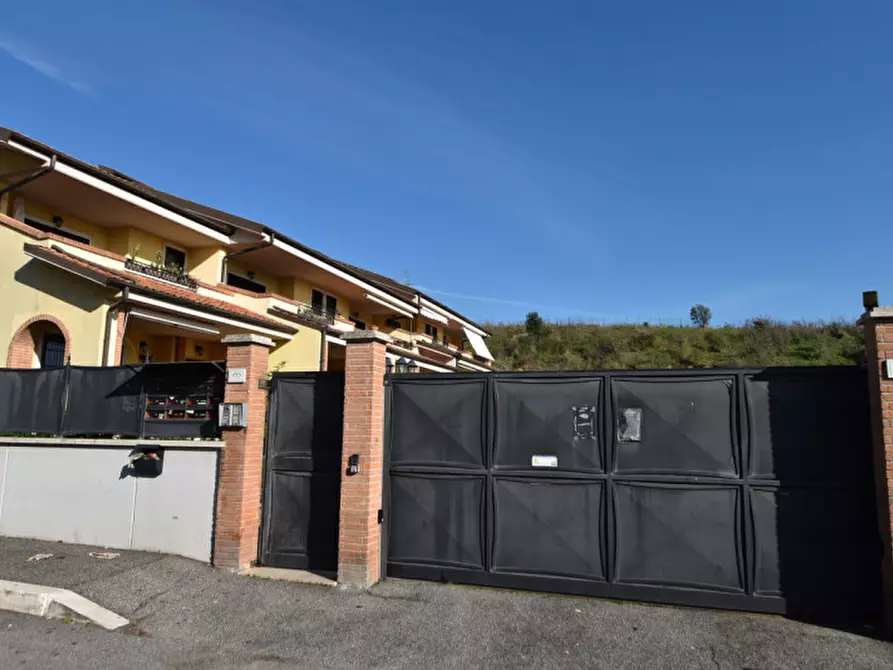 Immagine 39 di Appartamento in vendita  in Via Borgosesia a Roma