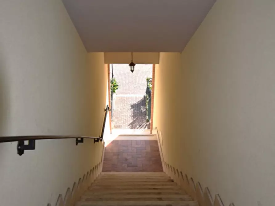 Immagine 40 di Appartamento in vendita  in Via Borgosesia a Roma
