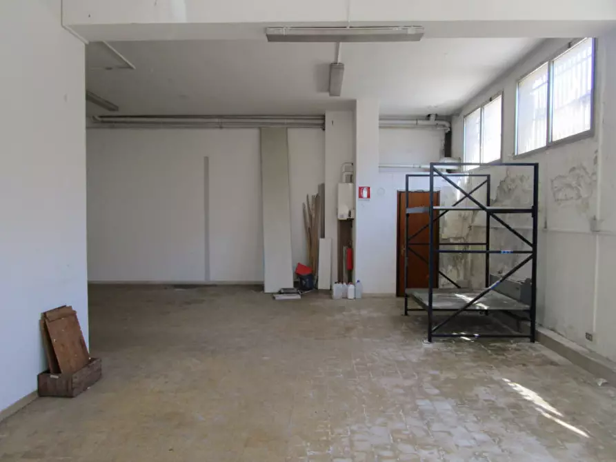 Immagine 5 di Negozio in vendita  in Viale dell'Industria a Padova