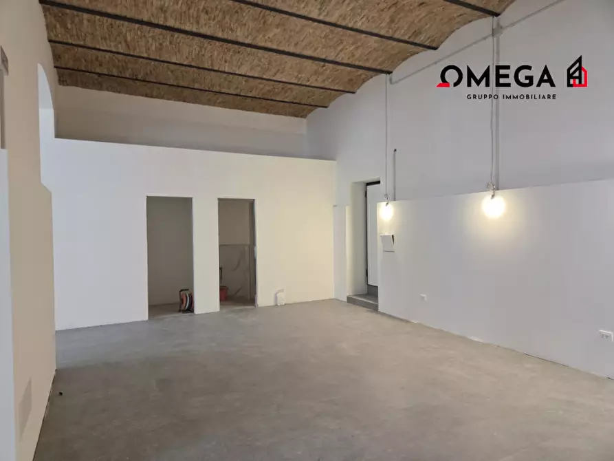 Immagine 6 di Negozio in affitto  in Via Scipio Slataper 6 a Trieste