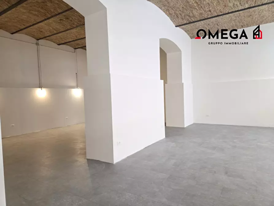 Immagine 8 di Negozio in affitto  in Via Scipio Slataper 6 a Trieste